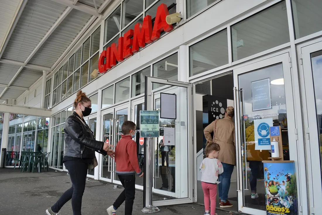 Image d'archive du Méga CGR de Lanester 